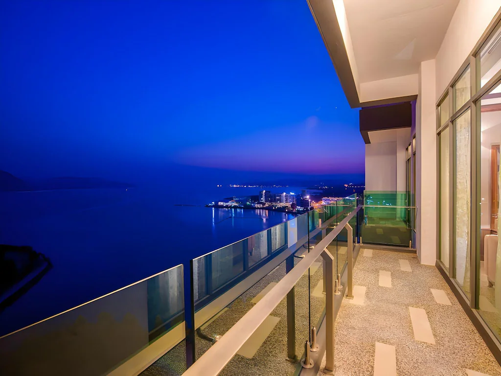 Deluxe Partial Sea View (Room Only)