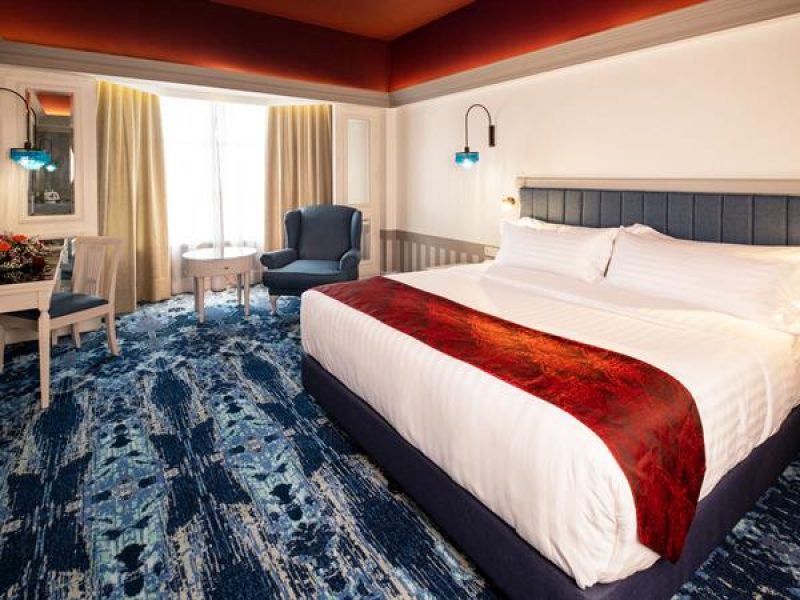 Deluxe Room (King/Twin)
