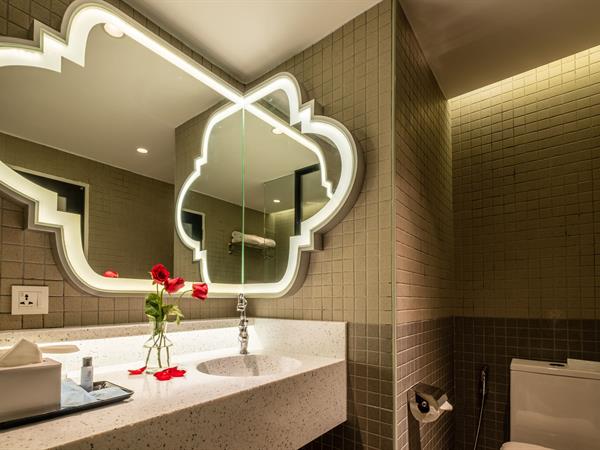 Deluxe Room (King/Twin)
