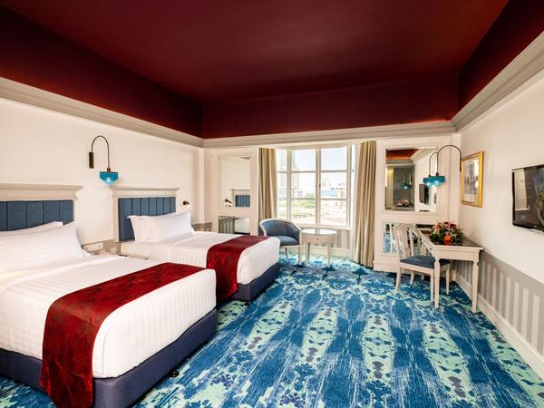 Deluxe Room (King/Twin)