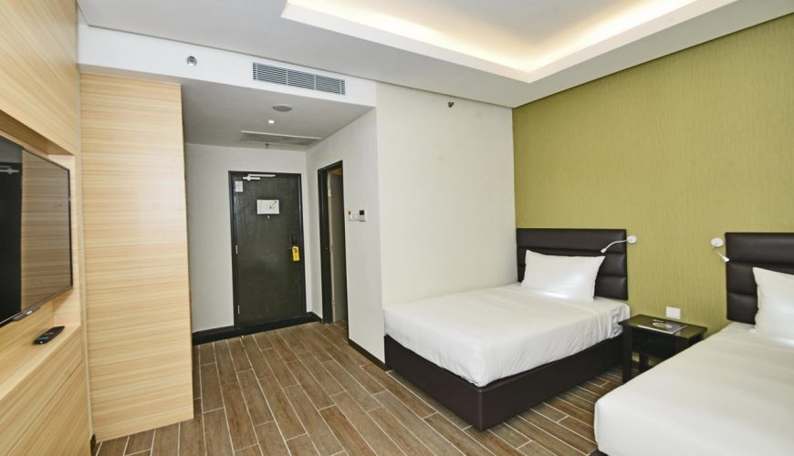 Standard Twin (Higher Floor) with Breakfast