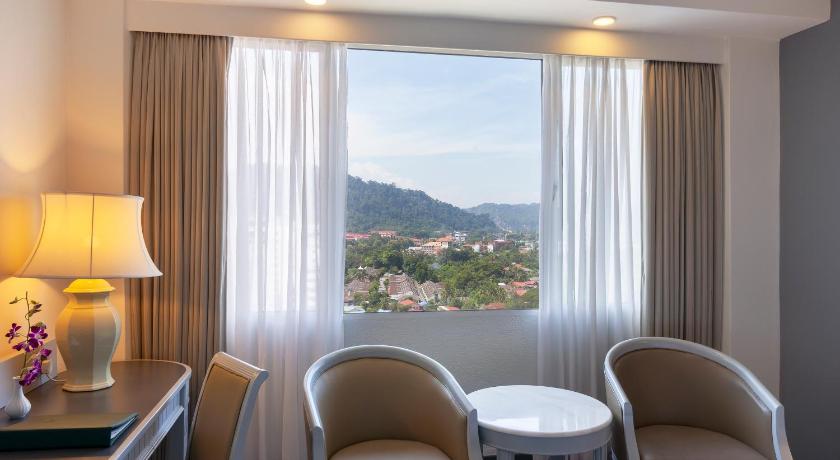 Premier Seaview (with 2 Breakfast)