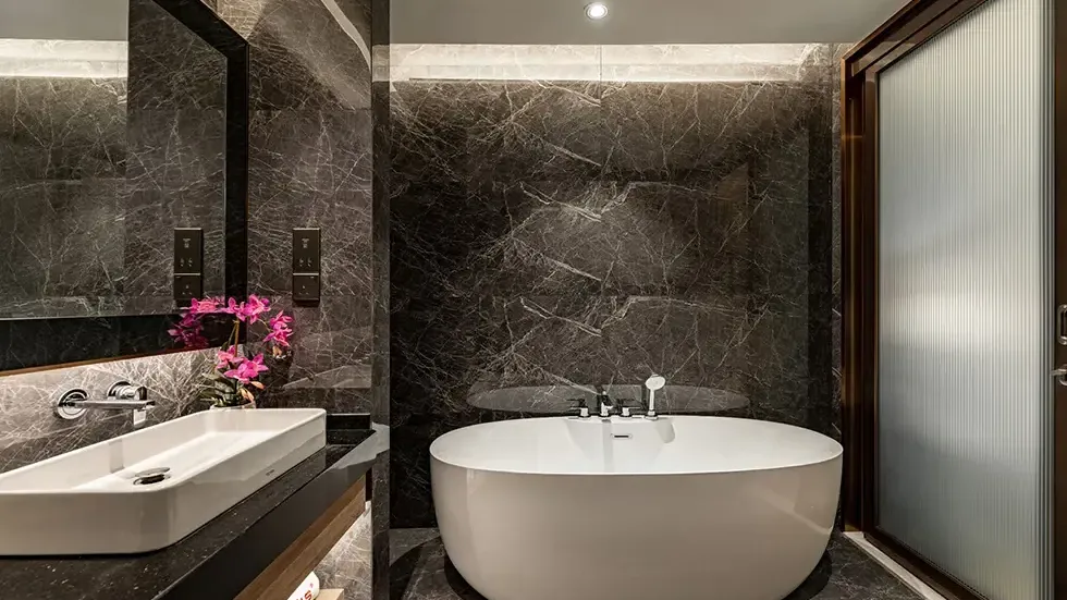 2 Bedroom Suite (Twin Tower View)
