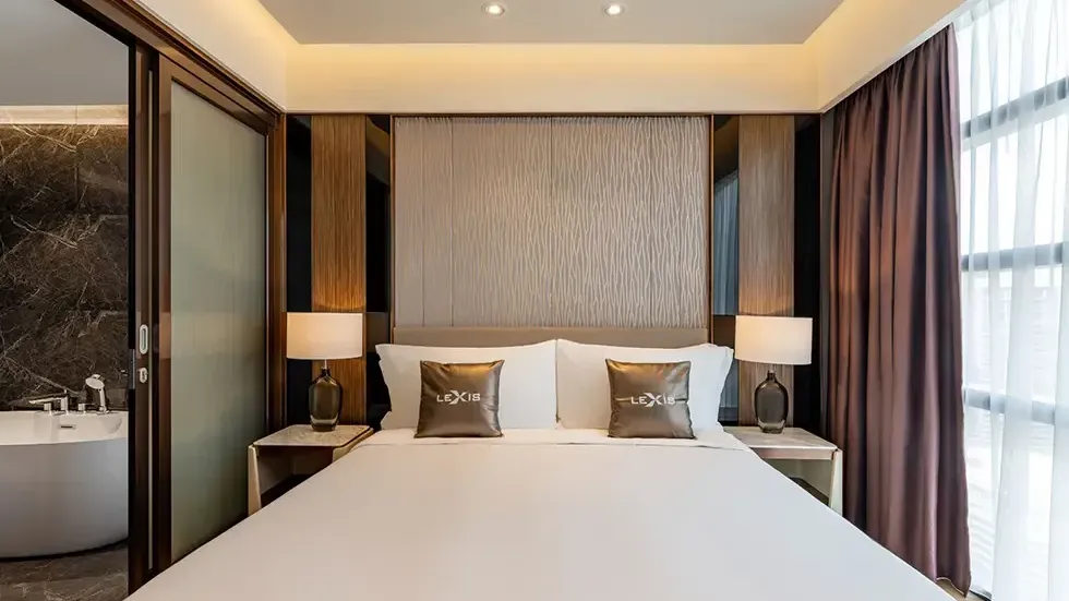 2 Bedroom Suite (Twin Tower View)
