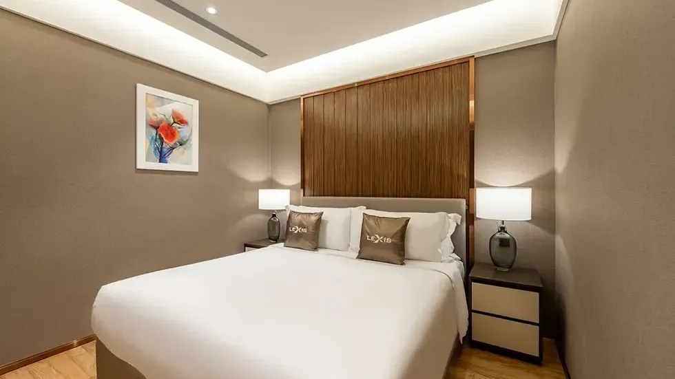 2 Bedroom Suite (Twin Tower View)