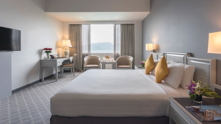 Premier Seaview (with 2 Breakfast)