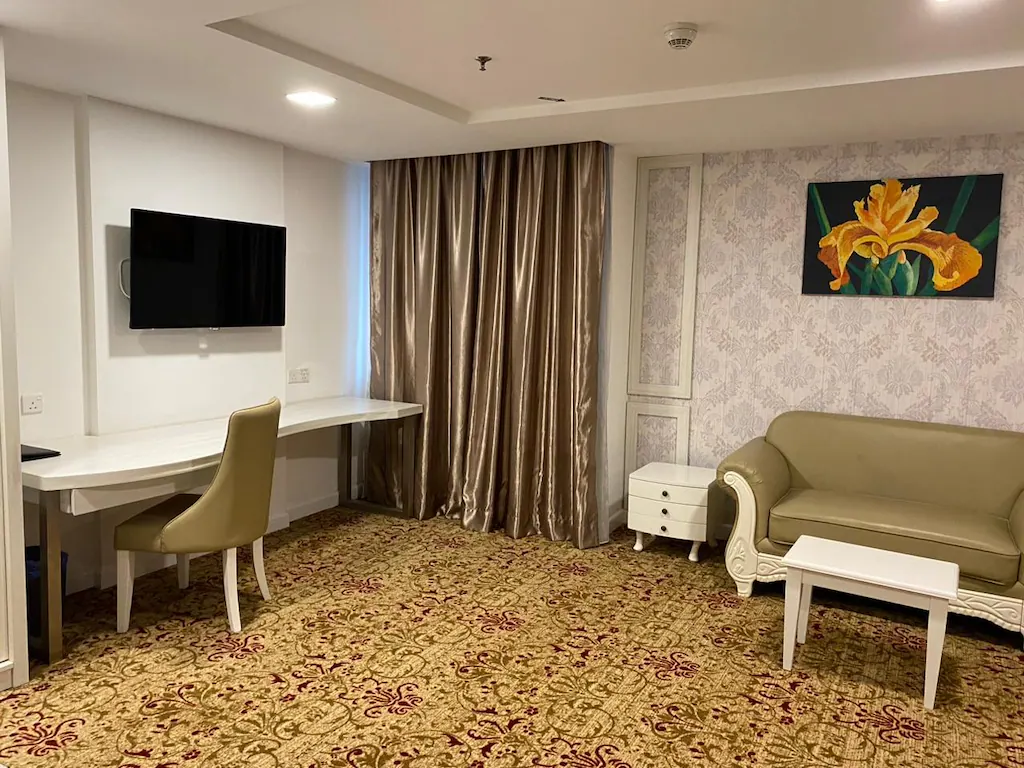 Business King Suite (With Breakfast)