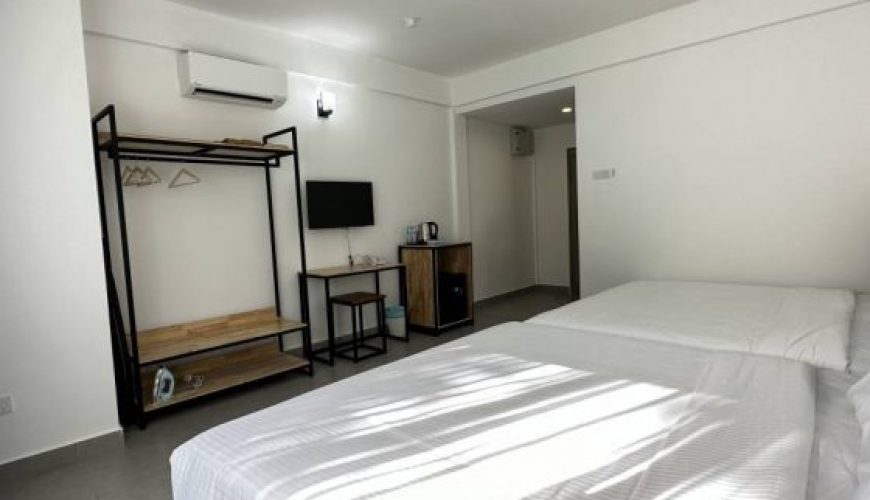 Deluxe Quad (Poolview)