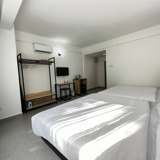Deluxe Quad (Poolview)