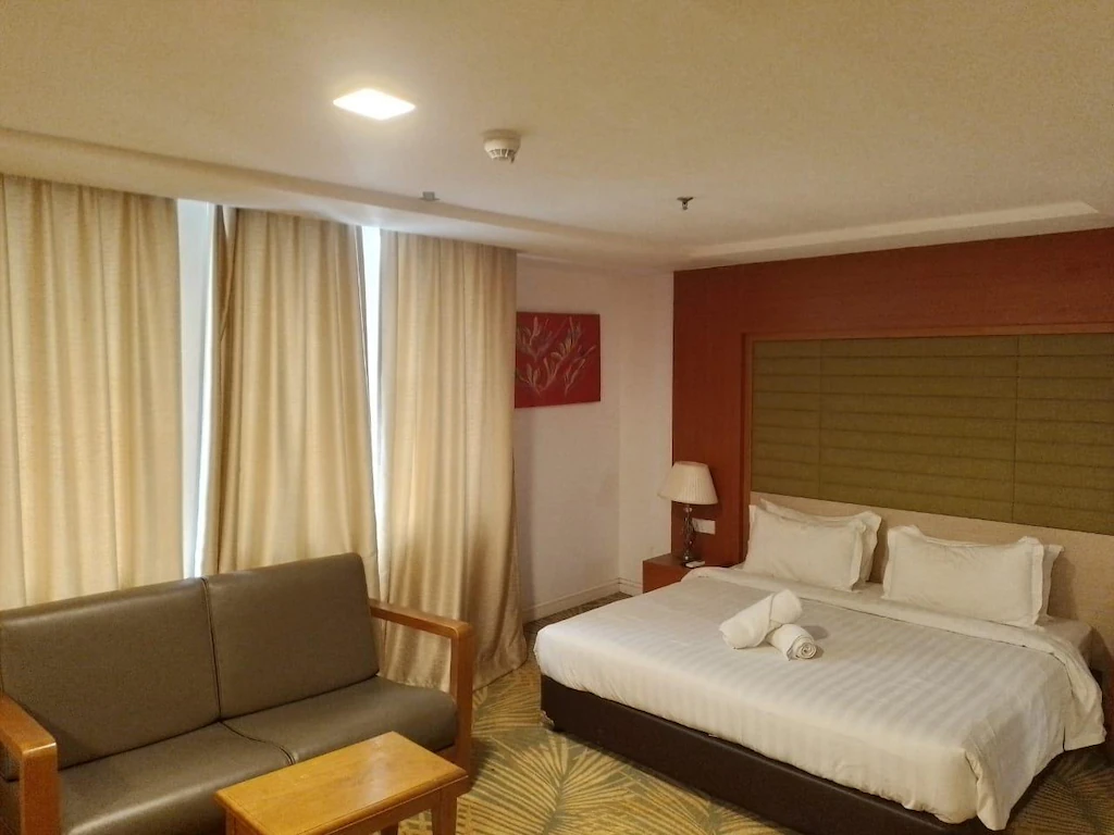 Business King Suite (With Breakfast)