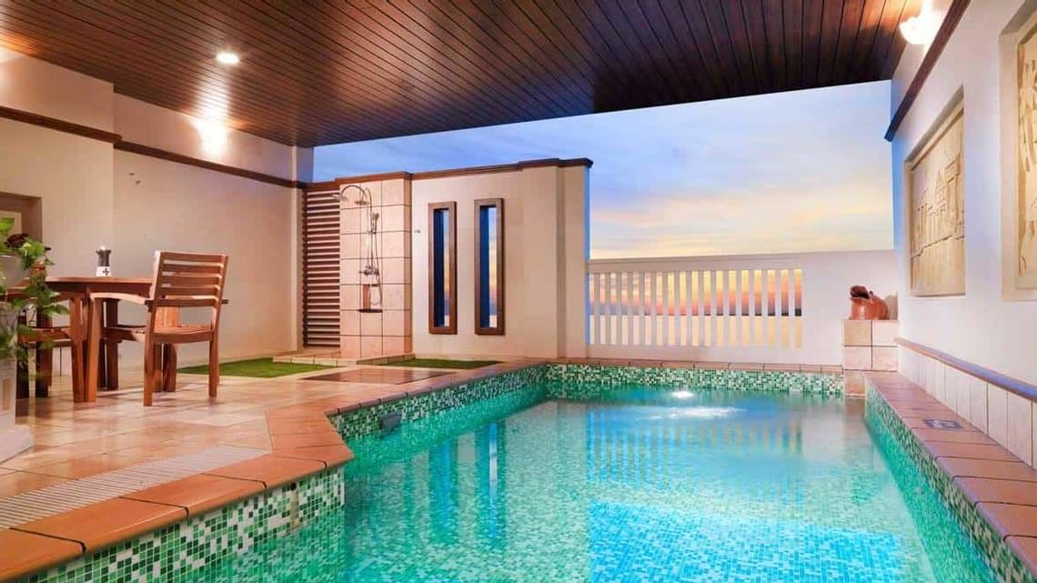 Grand Pool Villa (Upper/Lower Units)