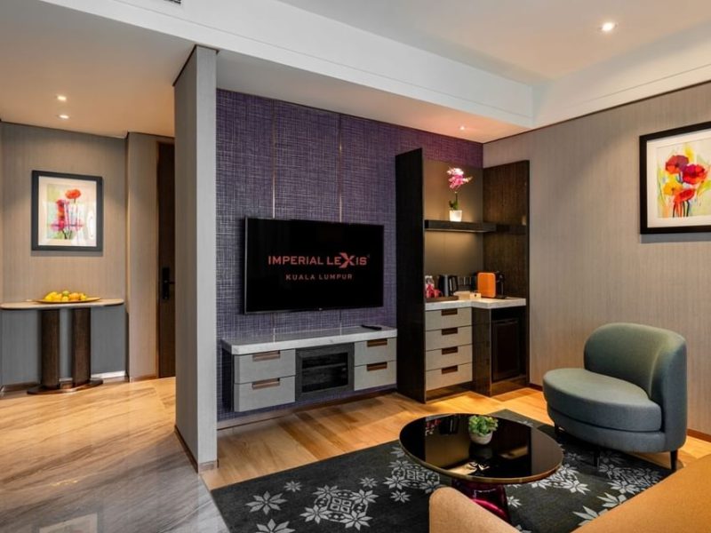 Panorama Pool Suite