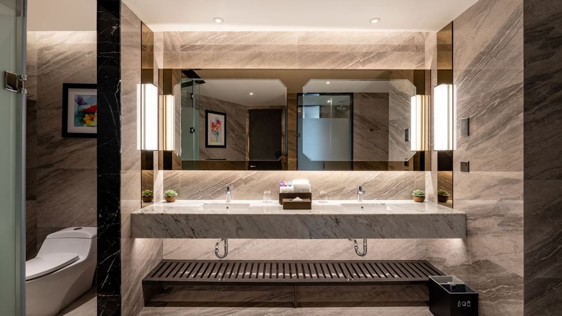 Panorama Pool Suite