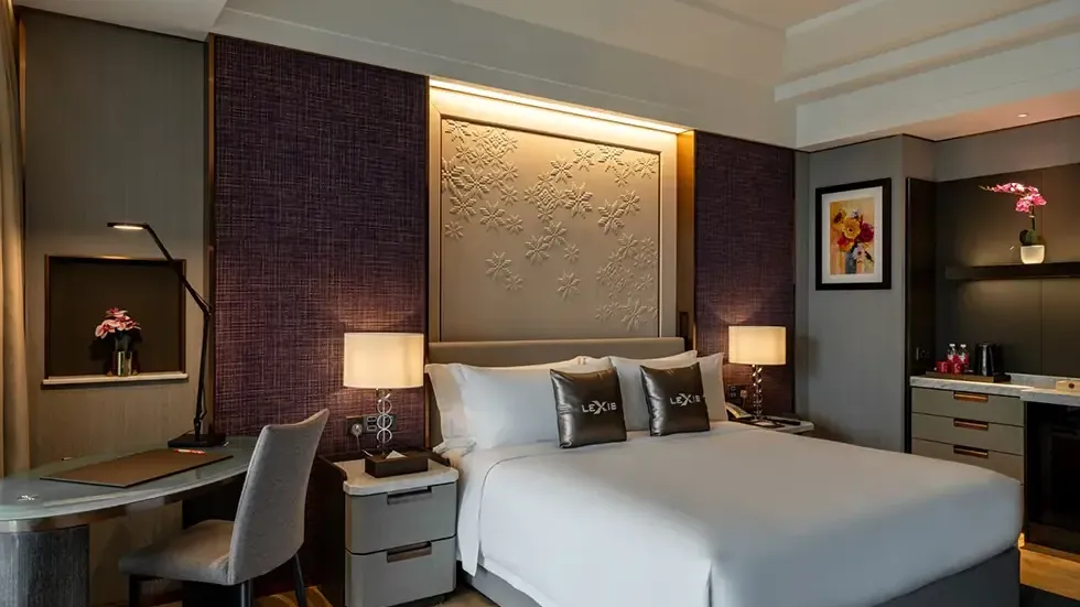 Executive Pool Room