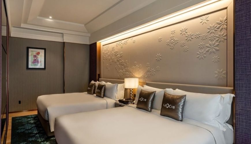 Premium Pool Suite