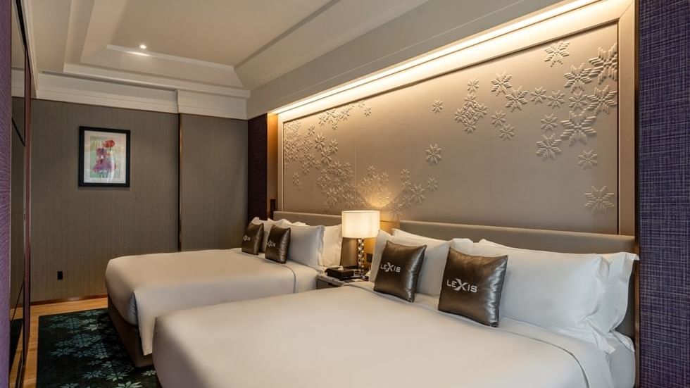 Premium Pool Suite