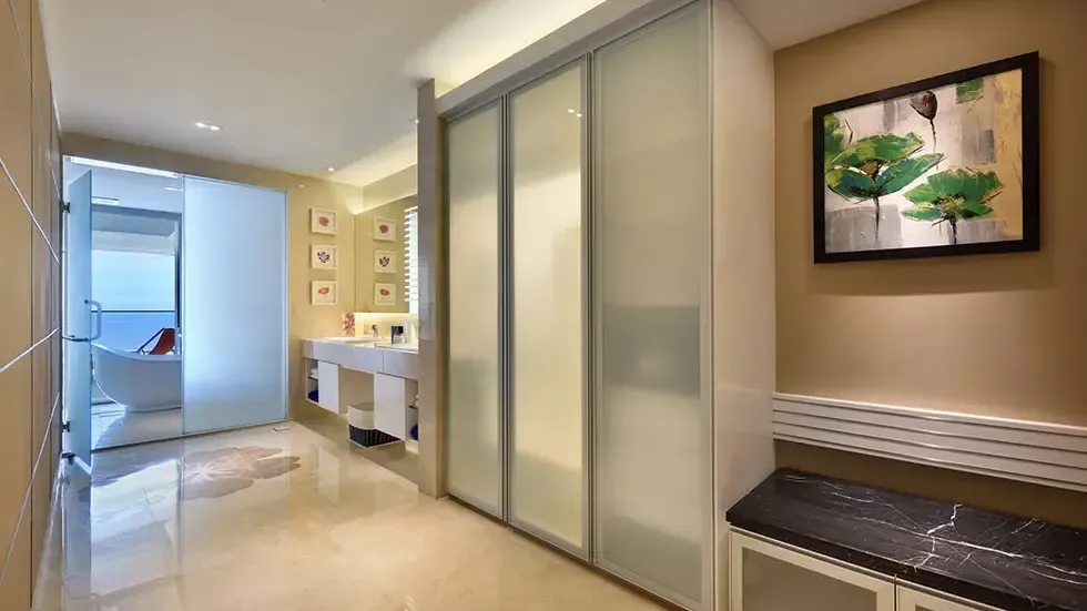 Premium Pool Suite