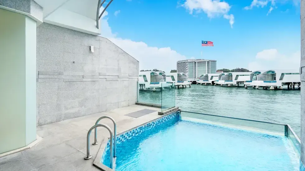 Premium Pool Villa (Beachside)