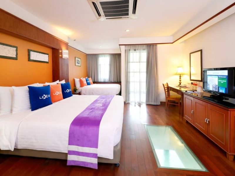 Premium Water Chalet