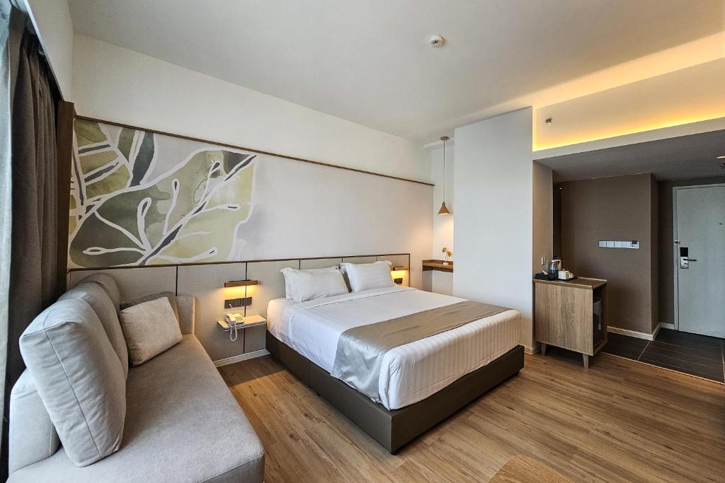 Premier King Suite