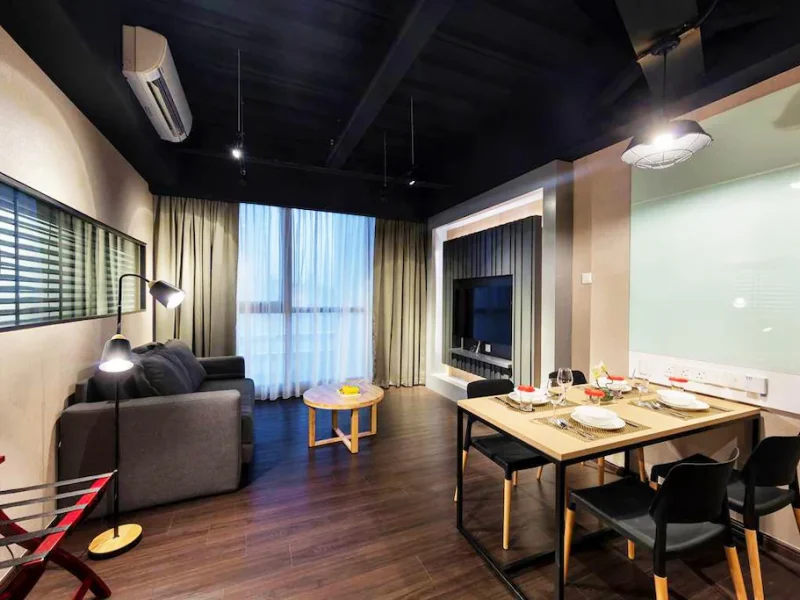 Deluxe Suite
