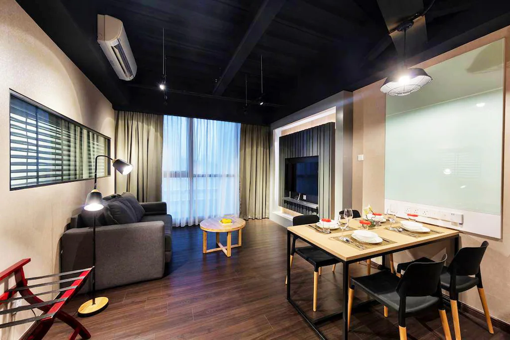 Deluxe Suite