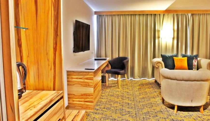 Premier Suite Single (With Breakfast)