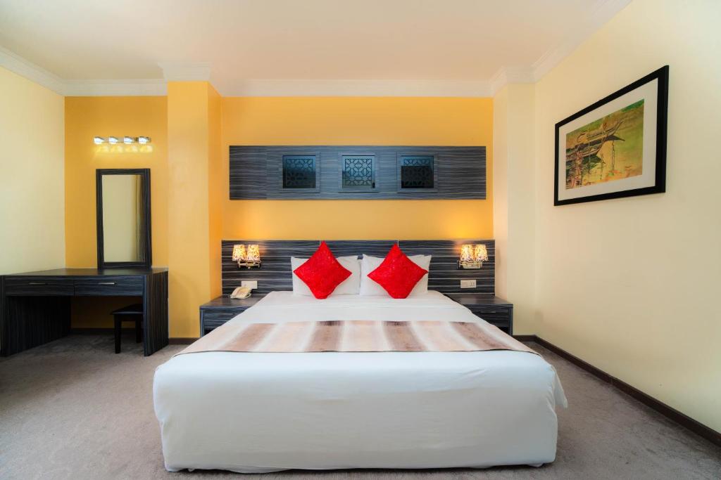 Deluxe Suite Hillview (with Breakfast)