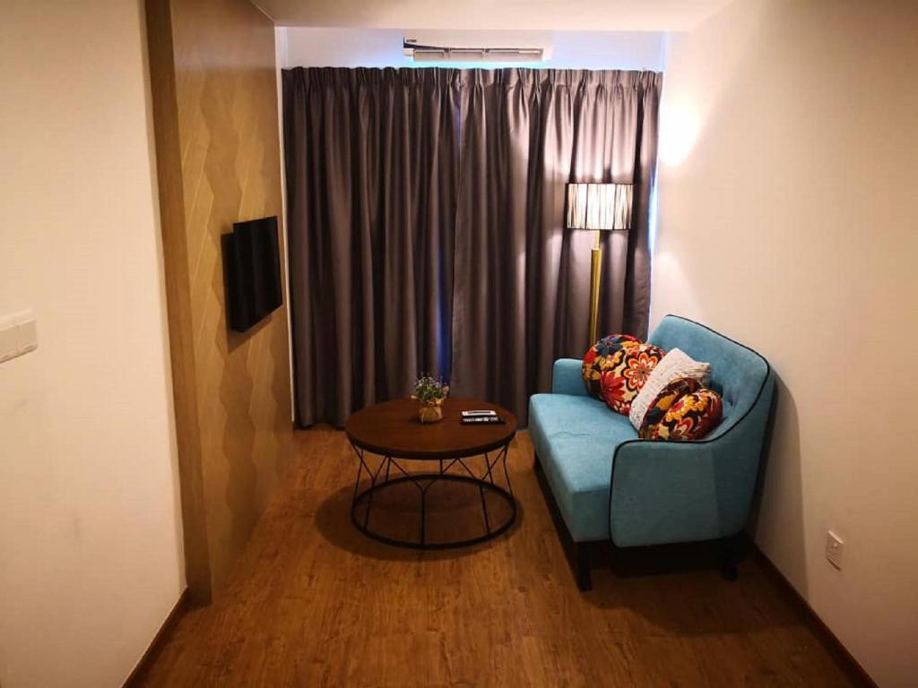 Deluxe Triple Suite