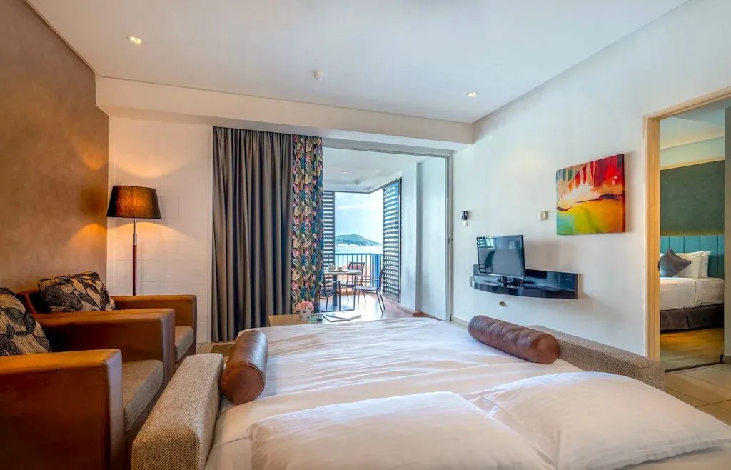 Executive Family Seaview (With Breakfast)