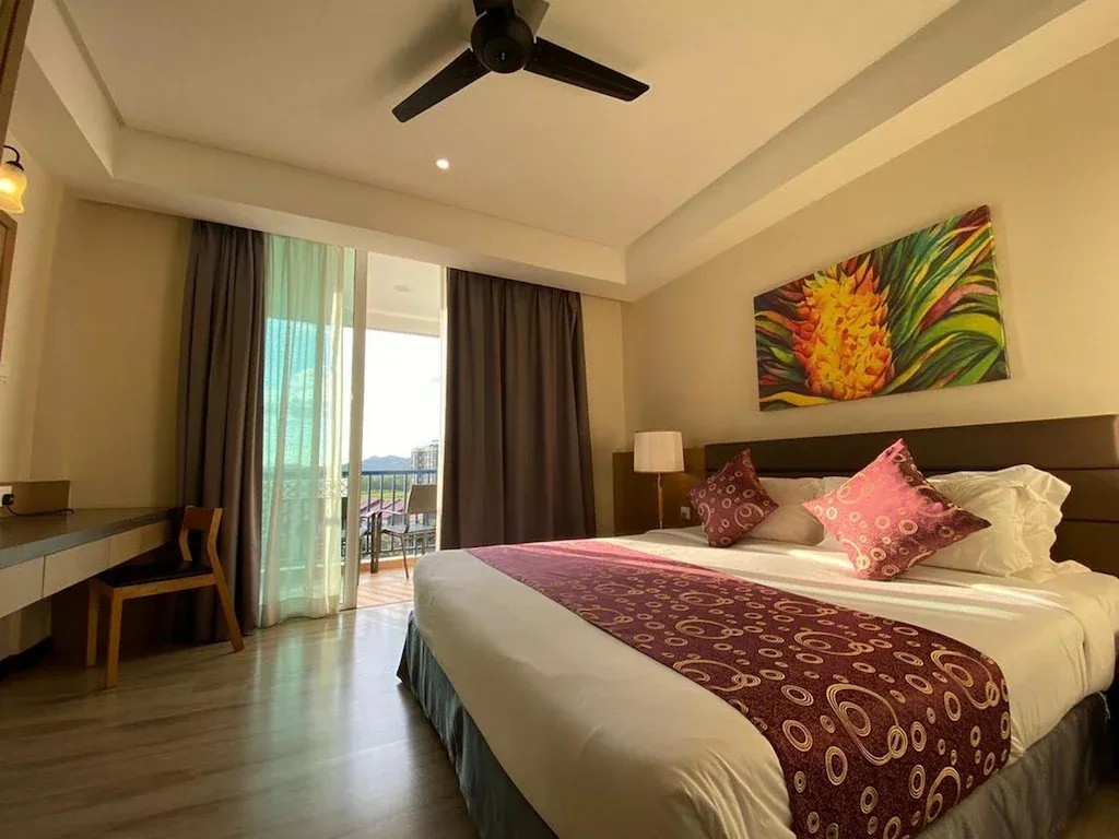 Deluxe Room (With Breakfast)