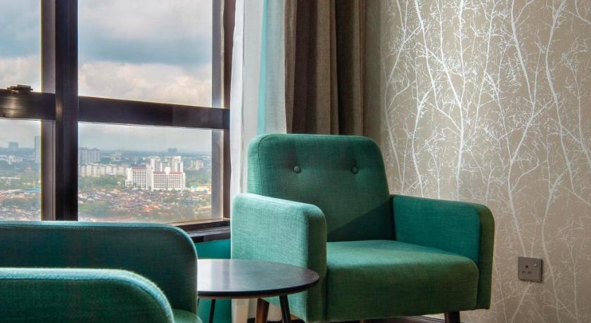 Deluxe Room (With Breakfast)