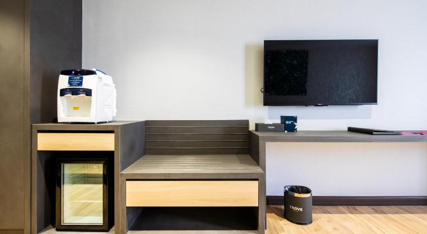 Deluxe Room (With Breakfast)