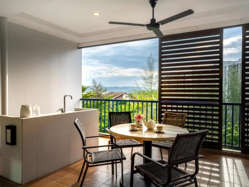 Studio Suite Seaview (With Breakfast)