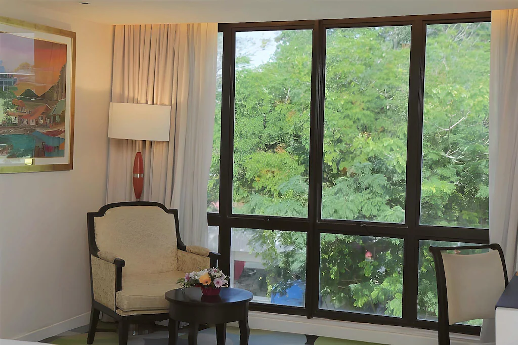 Deluxe Room (With Breakfast)