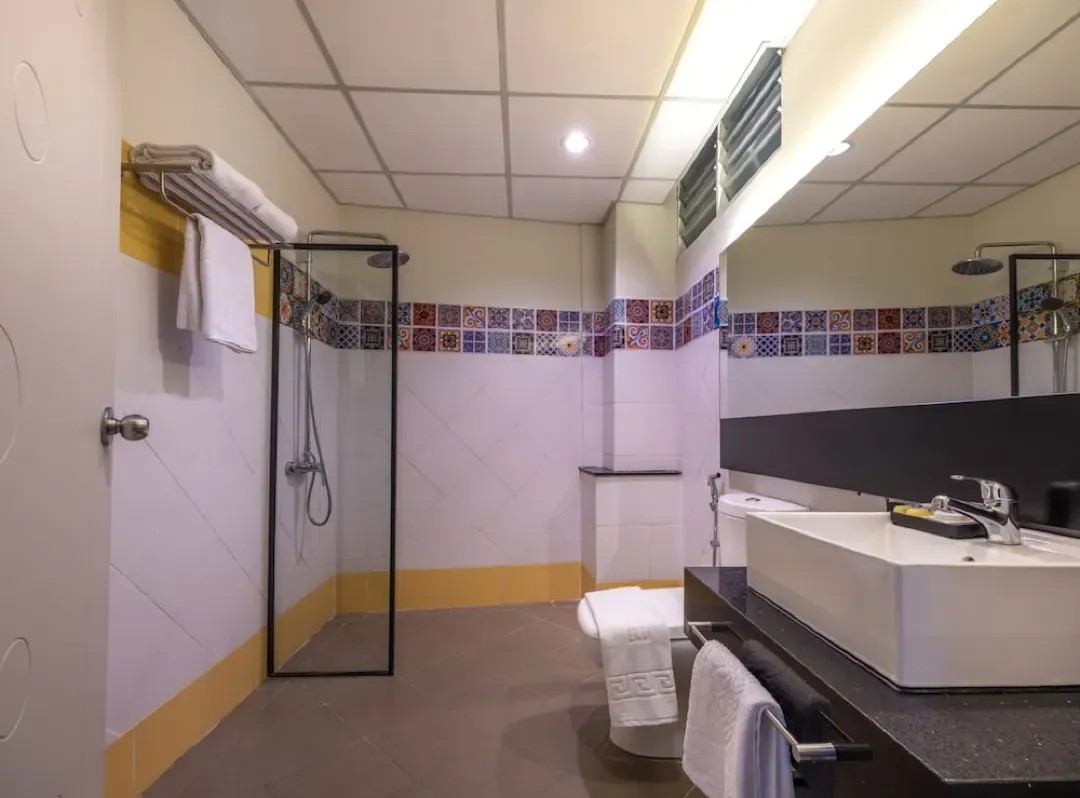 Deluxe Room (With Breakfast)