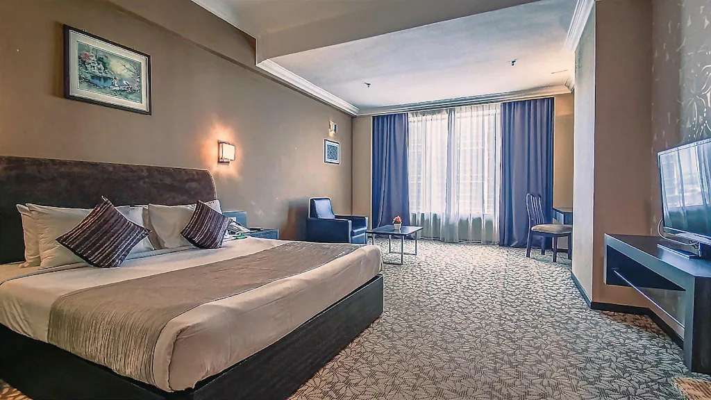 Deluxe Room (With Breakfast)