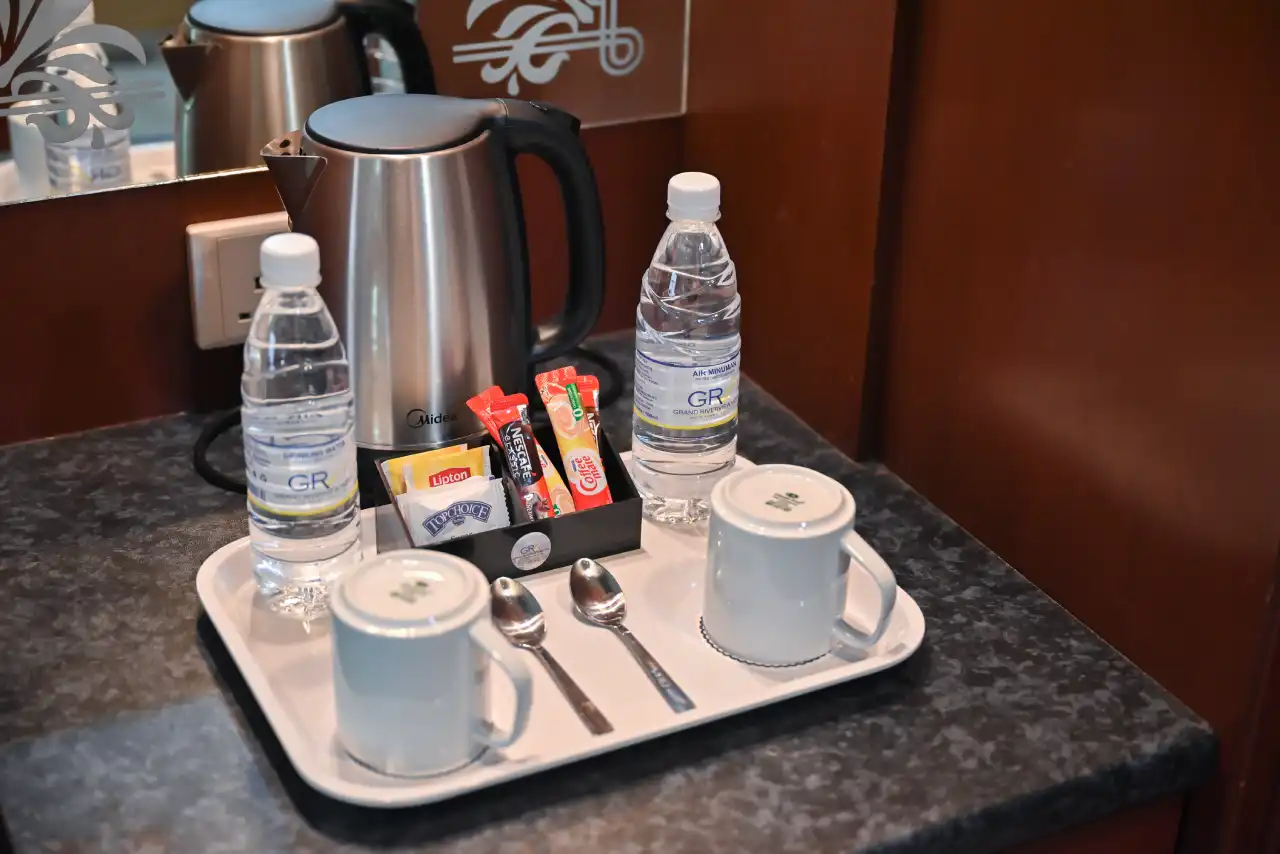 Premier (With Breakfast)