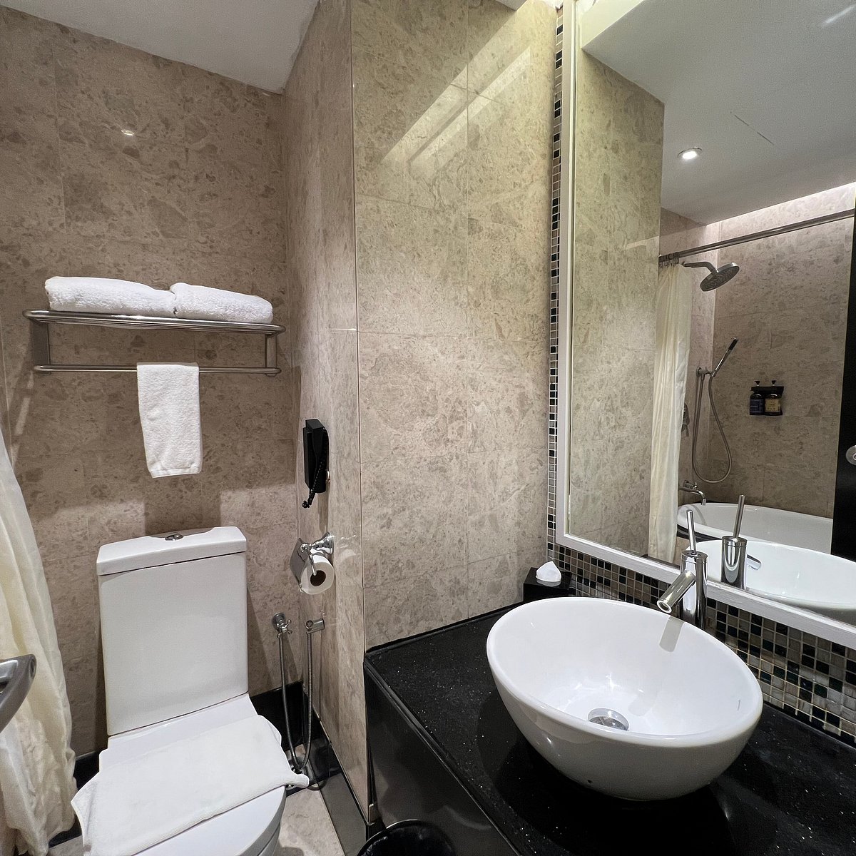 Deluxe Room (With Breakfast)