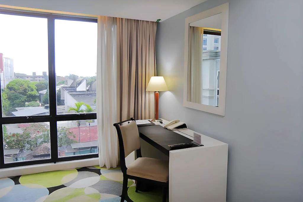 Premier Poolview (With Breakfast)