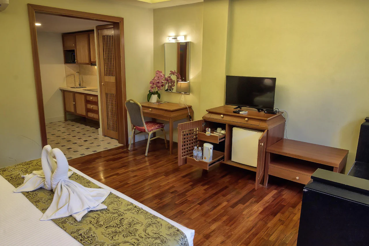 Deluxe Hillview (Room Only)