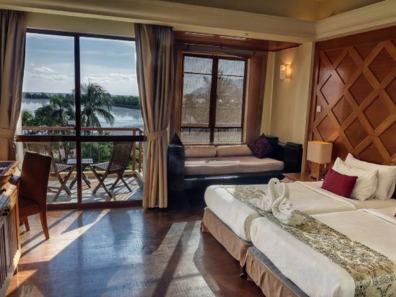 Deluxe Seaview (Room Only)