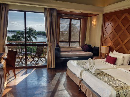 Deluxe Seaview (Room Only)