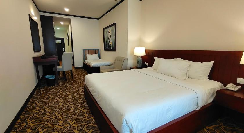Premier Room (With Breakfast)