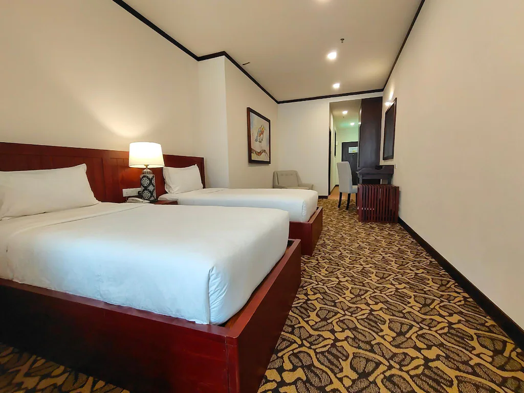 Deluxe Suite (With Breakfast)