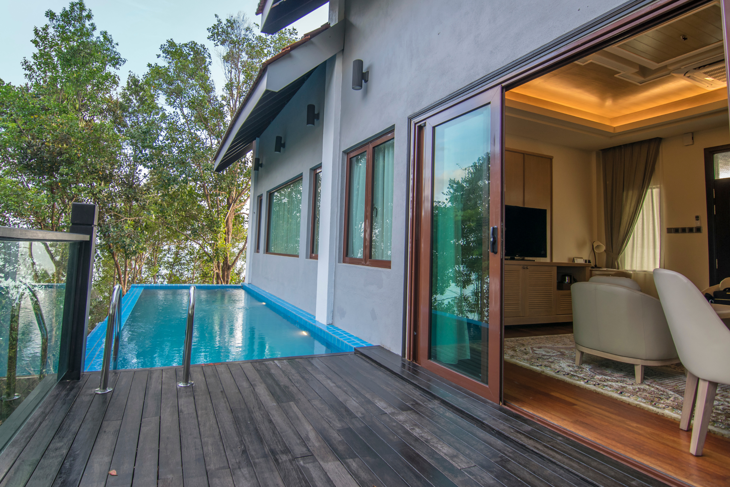 VIP Villa (with Pool)
