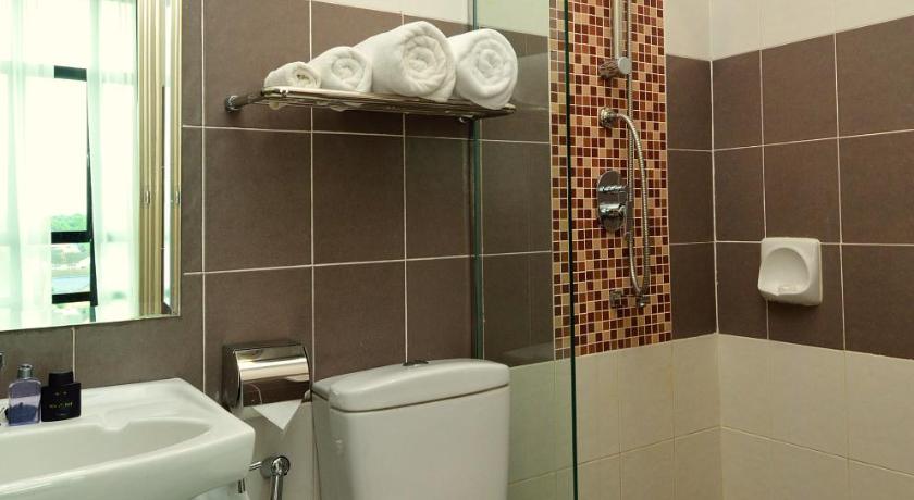 Deluxe Triple