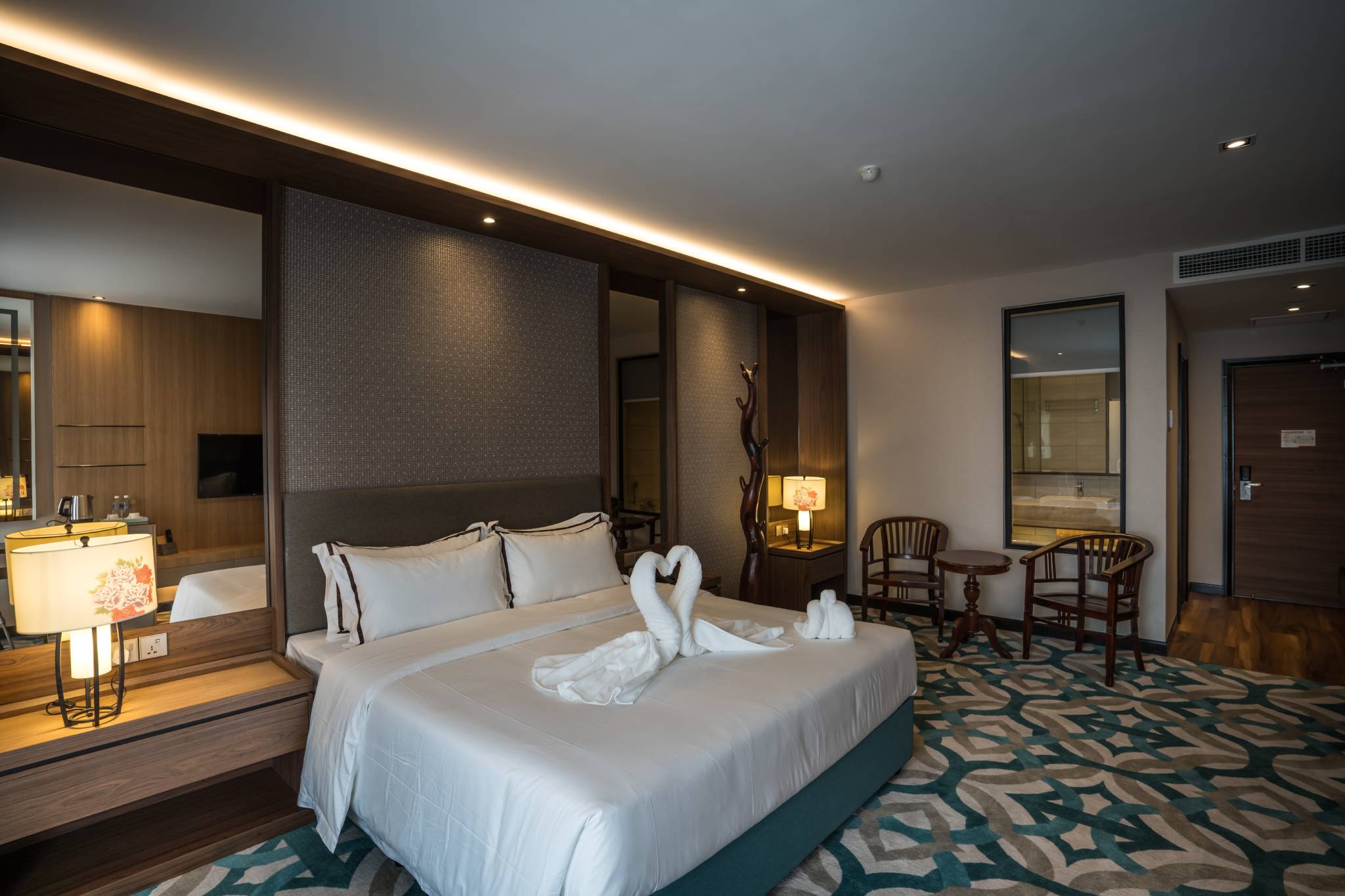 Executive 2 (1 King)  Room with Breakfast