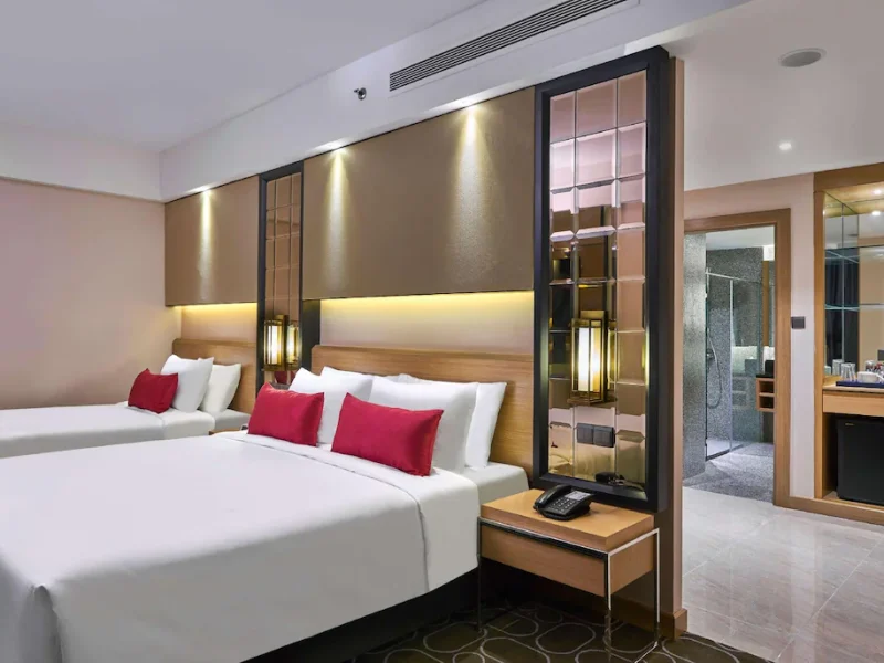Executive Suite Queen+Single (With Breakfast)