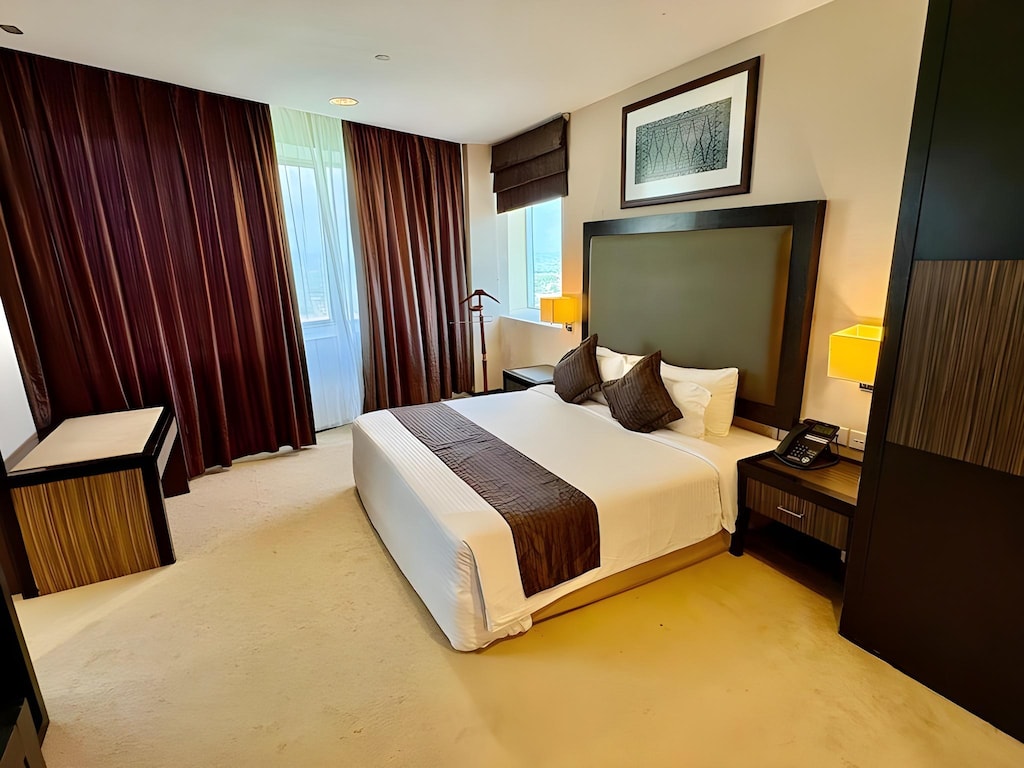 Executive Suite (Room Only)